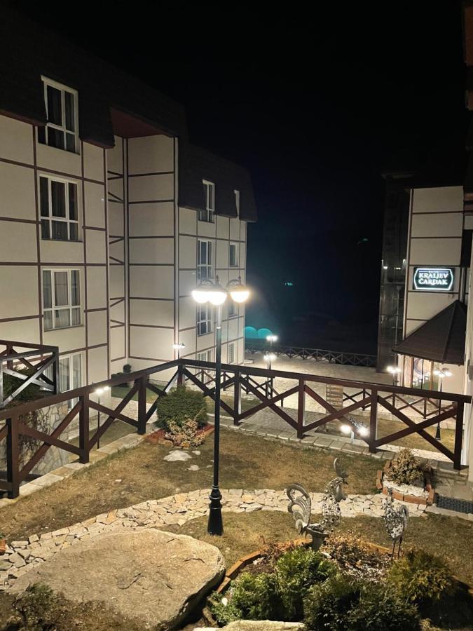 U Kraljevim Cardacima , Car 27 I 6-13 Apartment Kopaonik